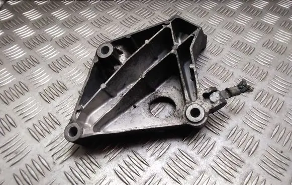 BMW 1 E81 E87 Engine mounting bracket 6775041 677504101 22116775041
