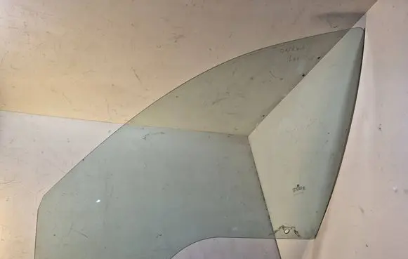Skoda Octavia Mk2 (1Z) Front door window glass four-door 43R00048