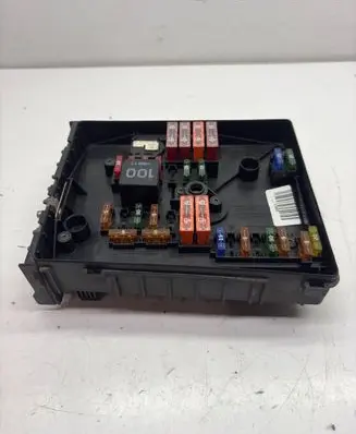 Audi A3 S3 A3 Sportback 8P Fuse module 1K0937125