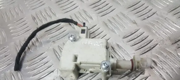 Volkswagen PASSAT B5.5 Fuel tank cap lock 3B0810773B 3B0959782