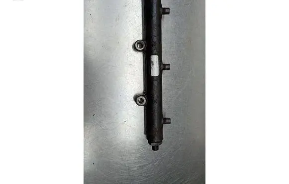 Peugeot 607 Fuel injector supply line/pipe