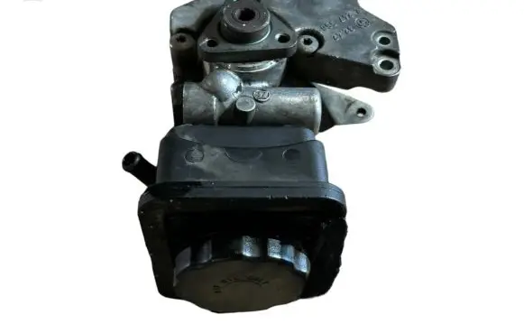 BMW X3 E83 Power steering pump 7692974