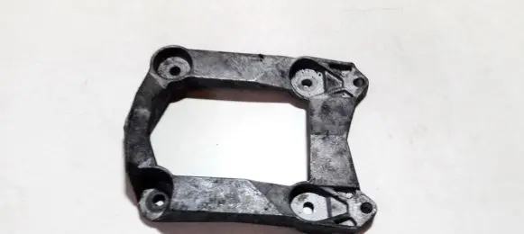 Opel Vectra B Engine mounting bracket 90496986