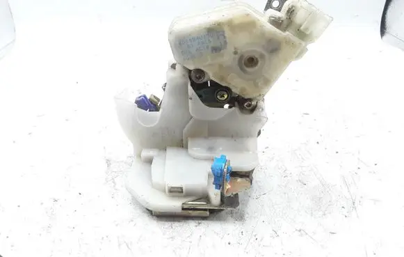 Nissan X-Trail T30 Rear door lock 805524U300 89A925