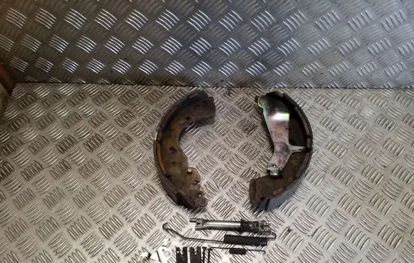 Nissan Navara D40 Handbrake/parking brake pads 