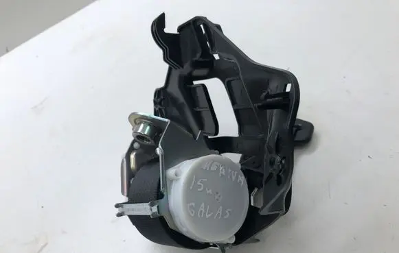Middle seatbelt (rear)