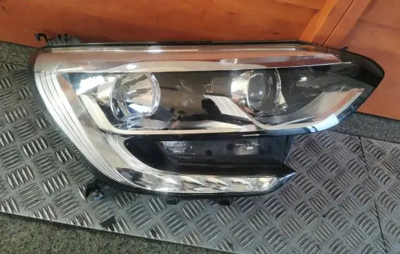 Renault Megane IV Headlight/headlamp 260102555R