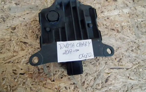 Toyota Camry Blind spot module 8816233120