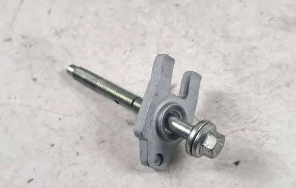 Nissan Qashqai Fuel Injector clamp holder 6457