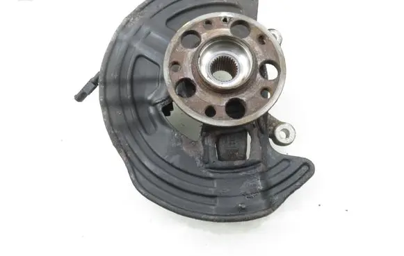 Mercedes-Benz A W176 Front wheel hub spindle knuckle 
