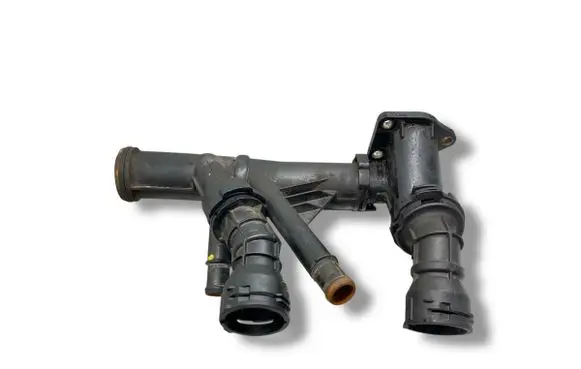 Engine coolant pipe/hose