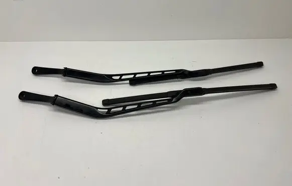 Mercedes-Benz GLK (X204) Front wiper blade arm 3392126989 97036203 a2048202745