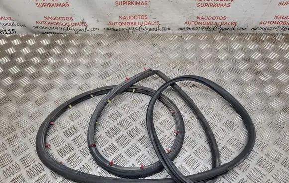 Audi A8 S8 D3 4E Rubber seal rear door 4E04837833911 4E04837833912