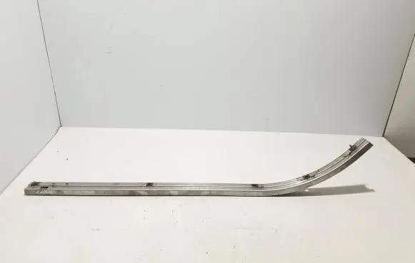 Mercedes-Benz Vito Viano W639 Sliding door middle roller runner A6397600335