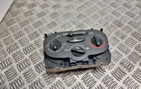 Peugeot 206 Climate control unit