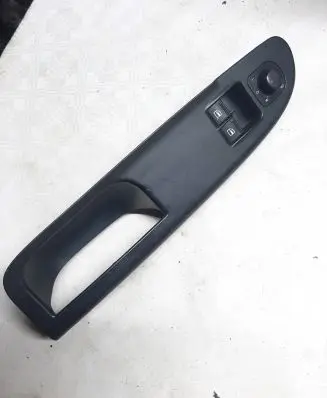 Volkswagen PASSAT B6 Front door window switch trim 3C1867171C