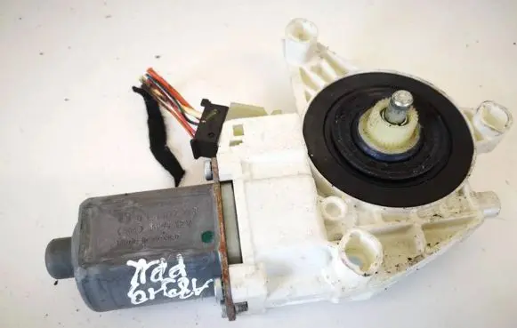 Mercedes-Benz ML W164 Front door window regulator motor a2518200742 997082-101