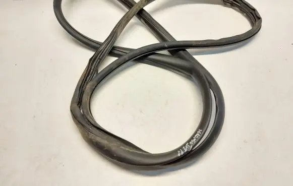 Citroen Berlingo Front door rubber seal CITBERUSZ521951