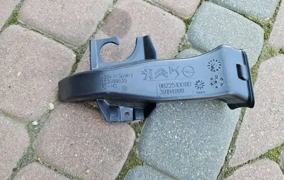 Opel Corsa F Glove box central console 39184999- 9822510080