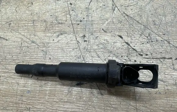 BMW 6 F06 Gran coupe High voltage ignition coil 7594937 0221504 0256