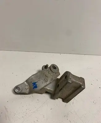 Volvo S60 Engine mounting bracket 31293542