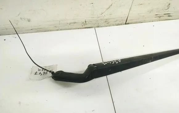Peugeot 206 Front wiper blade arm