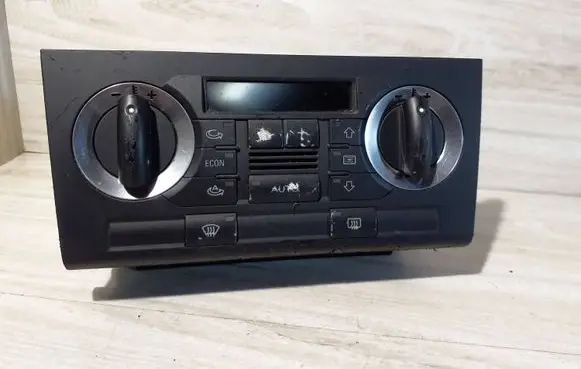 Audi A3 S3 8P Climate control unit 8P0820043