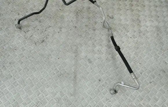 Audi Q3 8U Air conditioning (A/C) pipe/hose 8U0820743H