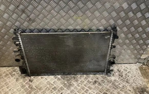 Opel Insignia A Coolant radiator 13241726