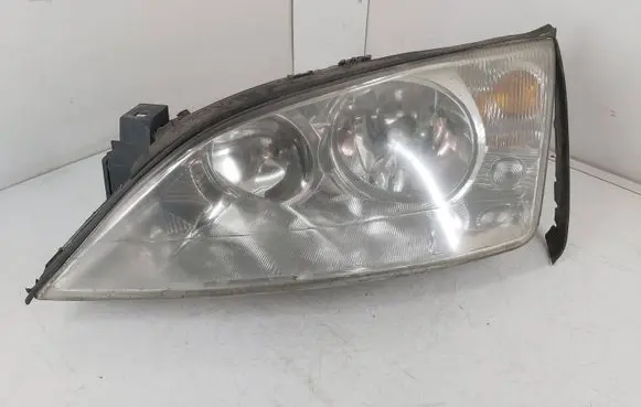 Ford Mondeo Mk III Headlight/headlamp 206246C1