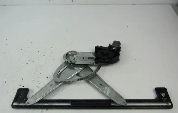 Ford Focus Front door window regulator with motor 