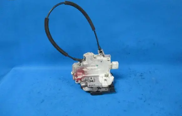 Seat Altea Rear door lock 5P0839012