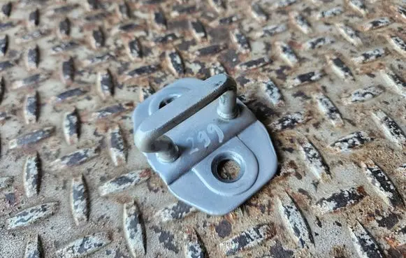 Dodge Durango III Front door lock loop/hook striker 