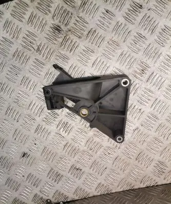Volkswagen Touareg I Clutch pedal mounting bracket assembly 7l0721109