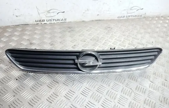 Opel Astra G Front bumper upper radiator grill 90587100