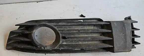 Volkswagen PASSAT B5.5 Front bumper lower grill 3B0853665G