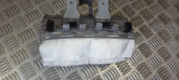 Mitsubishi Space Wagon Passenger airbag