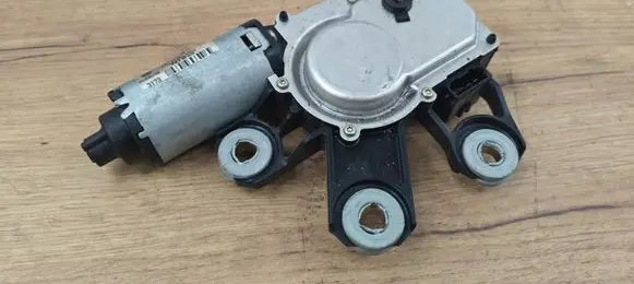 Volkswagen Touareg I Rear window wiper motor 7L0955712A
