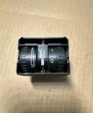 Volkswagen Touran I Headlight level height control switch 1T0941333B