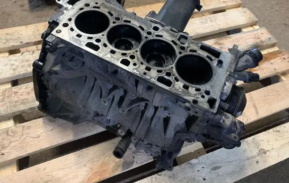 BMW X3 E83 Engine block 78113802 N47D20C