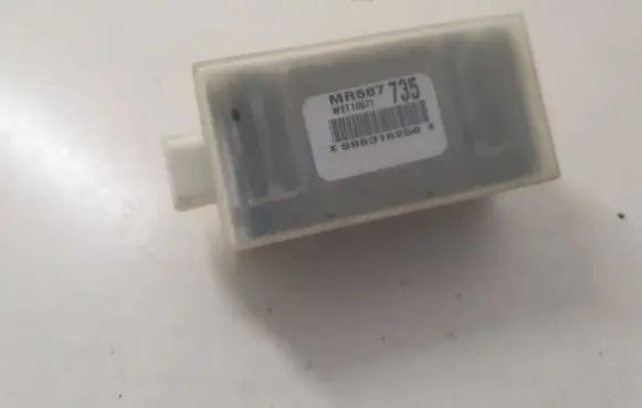 Mitsubishi Outlander Airbag deployment crash/impact sensor MR587735
