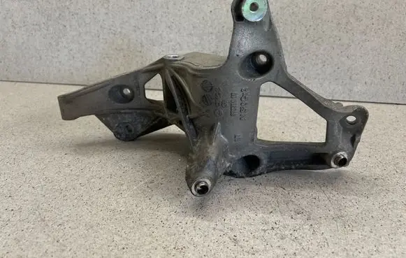 BMW 1 F20 F21 A/C compressor mount bracket 7603346
