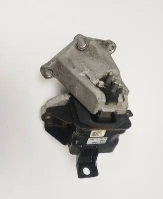 Hyundai Tucson TL Engine mount bracket 21830D3100