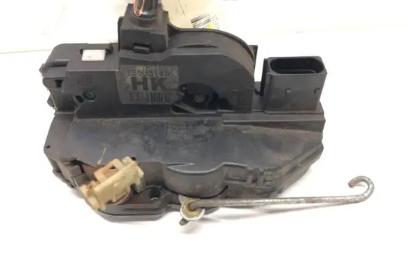 Opel Insignia A Front door lock 13503149
