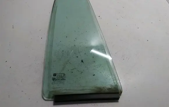 Opel Zafira A Rear vent window glass 