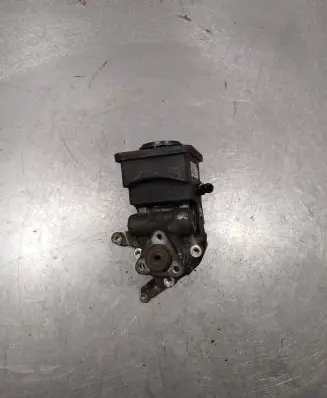 BMW X3 E83 Power steering pump 7692974536