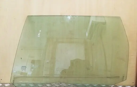 Volvo XC70 Rear door window glass