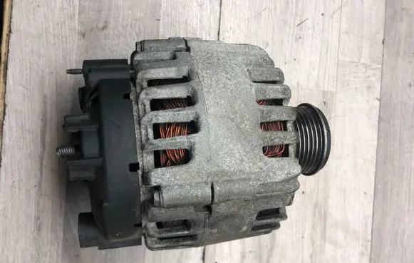 Volkswagen Golf VI Generator/alternator 03L903023A 111163745 TG08901C