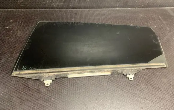 Toyota Corolla Verso AR10 Rear door window glass 43R00101