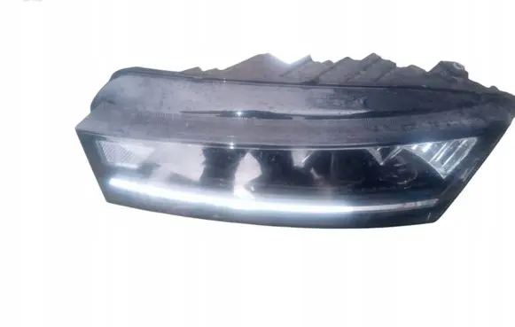 Skoda Octavia Mk4 Headlight/headlamp 5E4941015